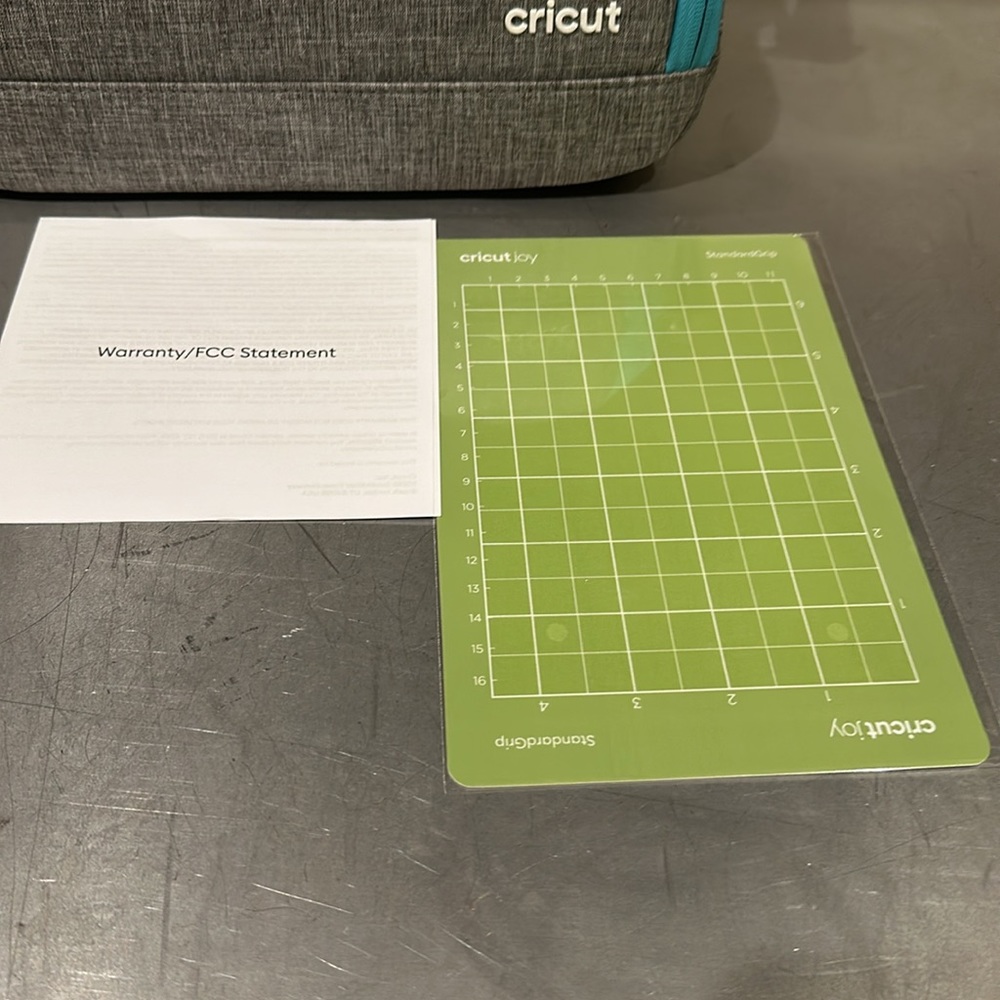 Circuit Joy w/ Carrying case & smart vinyls - Picture 6 of 9